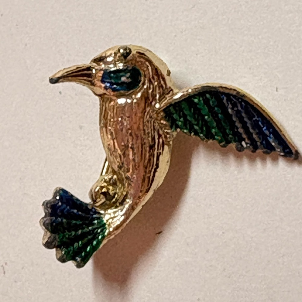 Charming Gold tone vintage signed Hummingbird Brooch